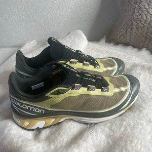 Salomon in green/brown/yellow size 11